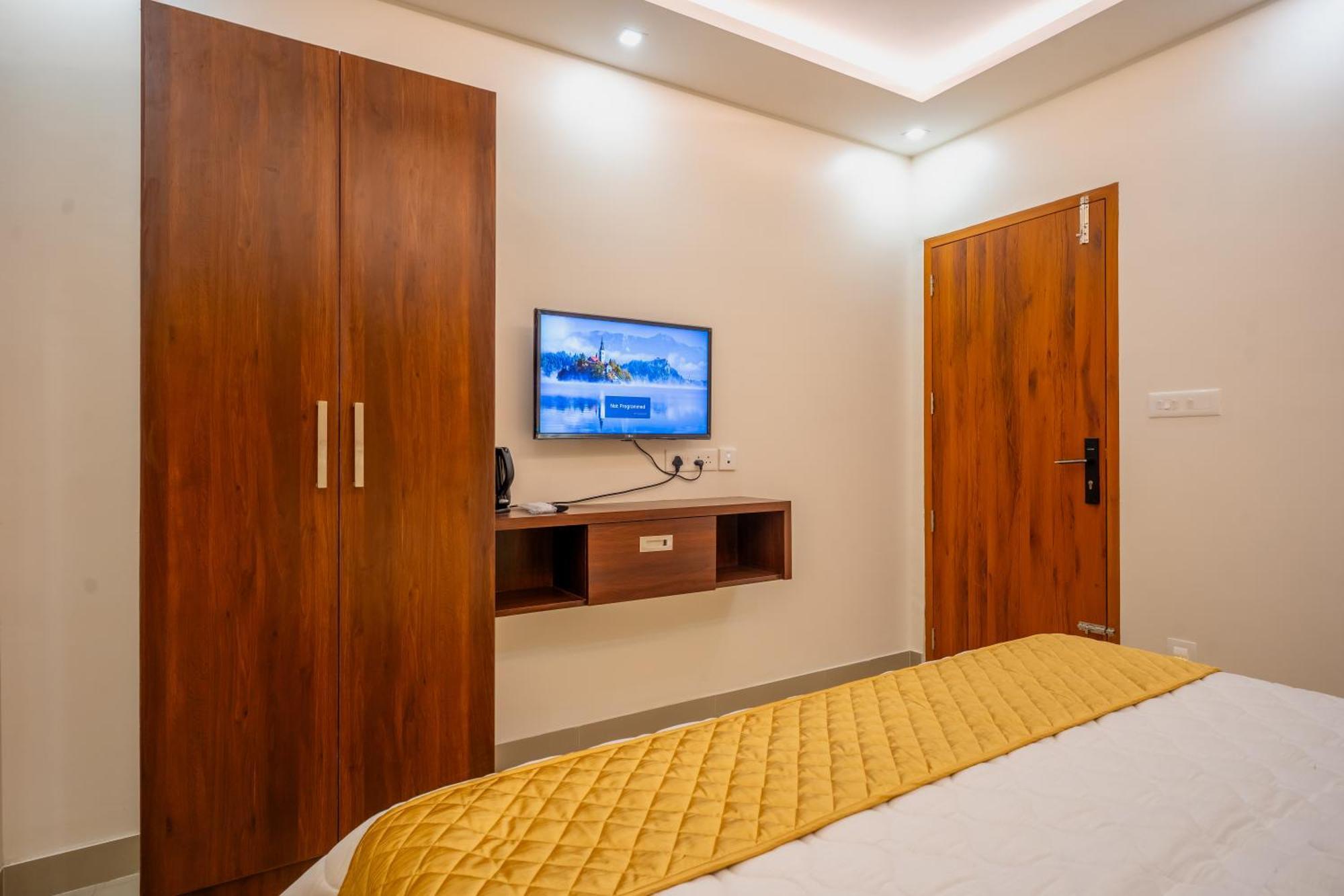 Metro Residency Hotel Tirur Bagian luar foto