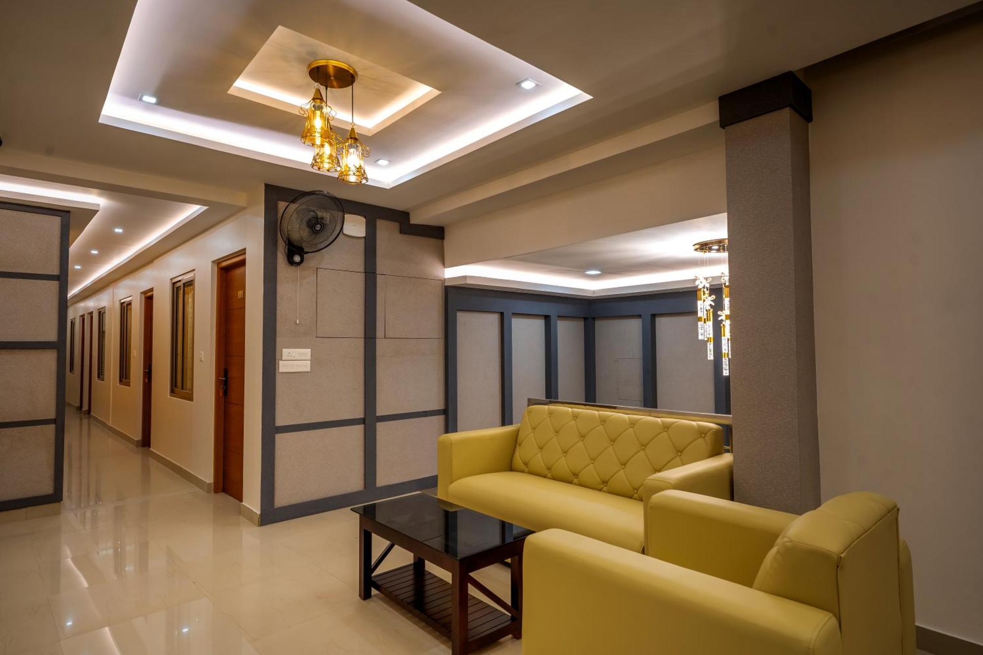 Metro Residency Hotel Tirur Bagian luar foto