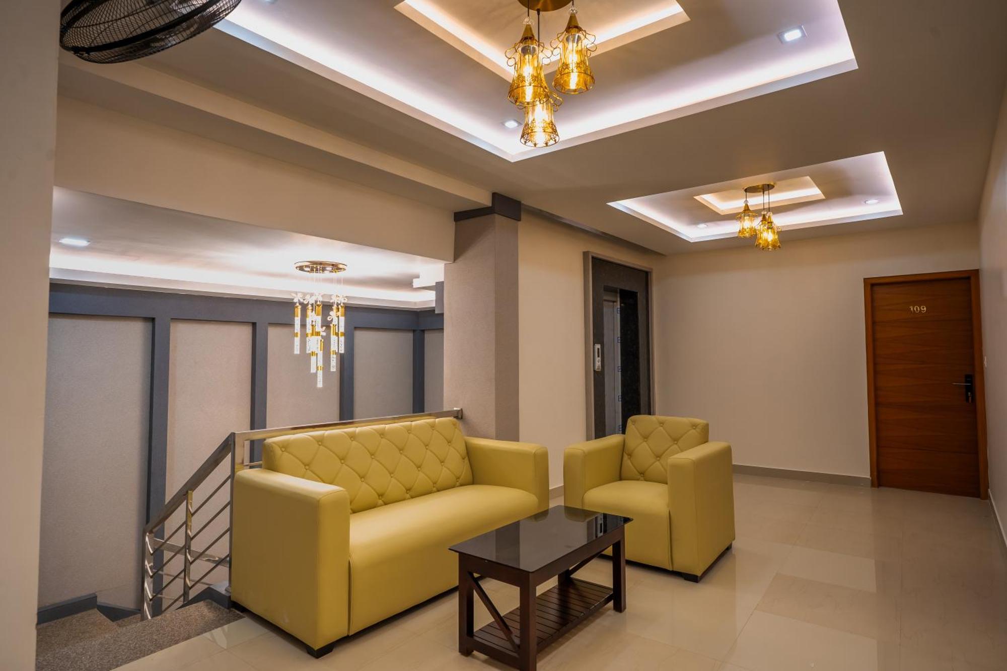 Metro Residency Hotel Tirur Bagian luar foto