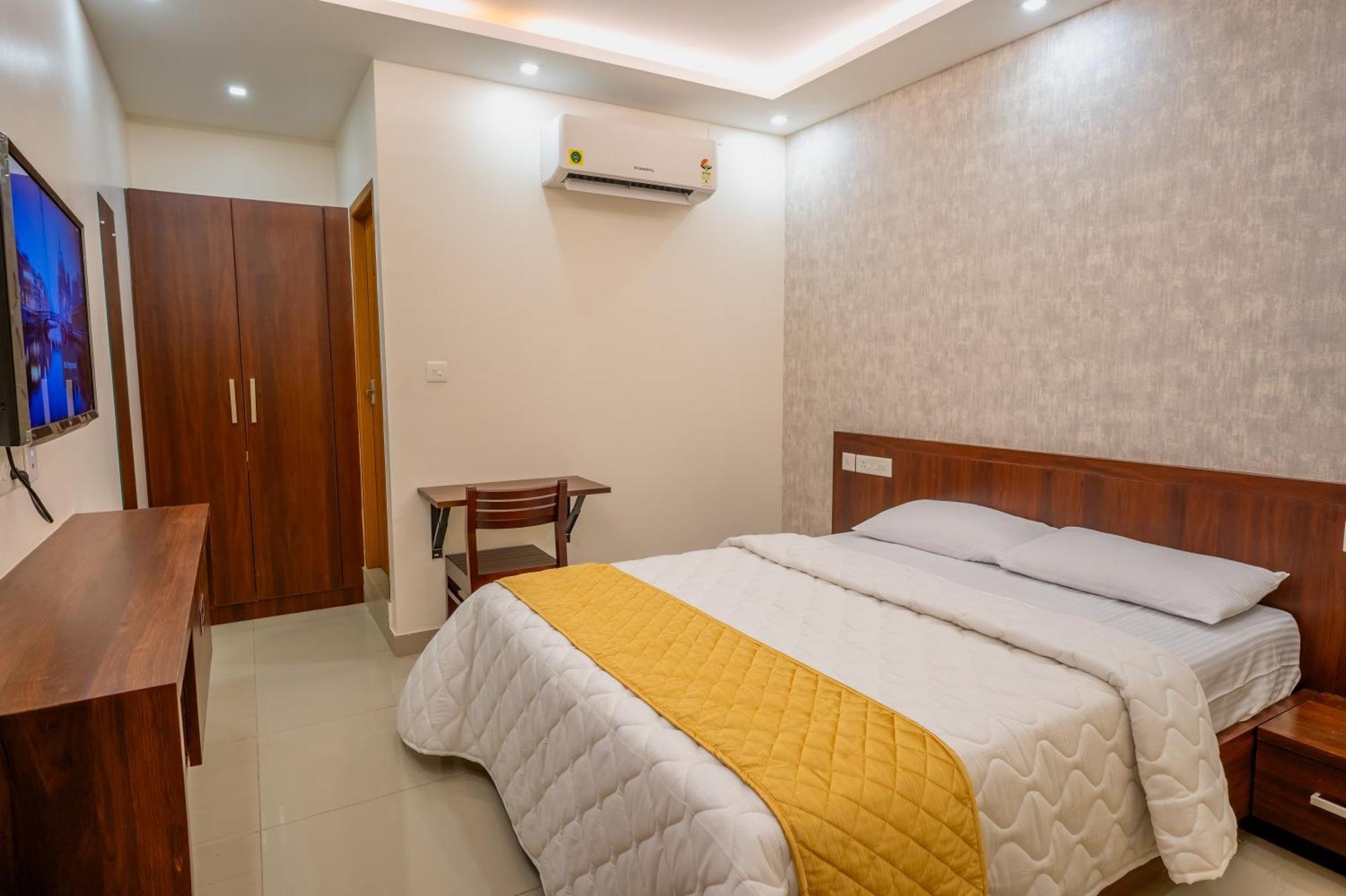Metro Residency Hotel Tirur Bagian luar foto