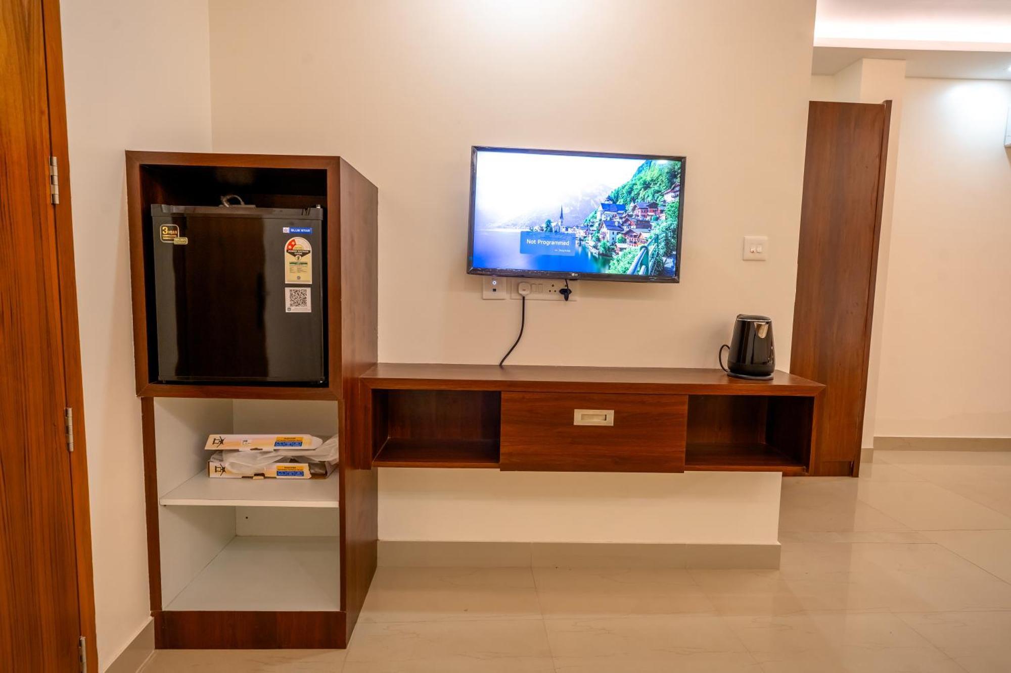 Metro Residency Hotel Tirur Bagian luar foto